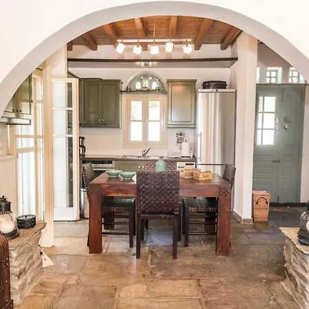 펜션 Tinos Cycladic House Kariá