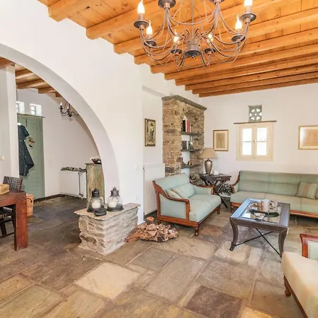펜션 Tinos Cycladic House Kariá